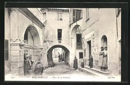 AK Roquebrune, Place de la Fontaine