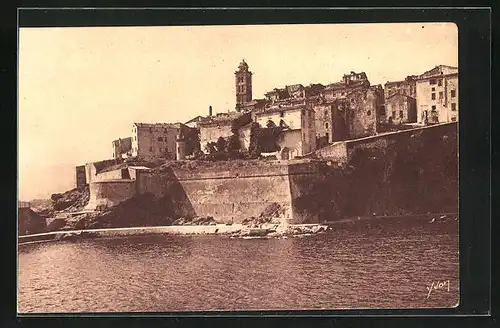 AK Bastia, La Citadelle a l`entrée du Vieux Port