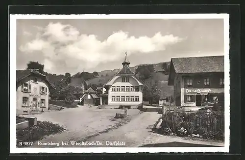 AK Rumisberg, Dorfplatz im Sonnenschein