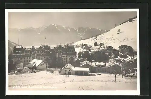 AK Les Avants s/ Montreux, Ortspartie im Winter, Alpenpanorama