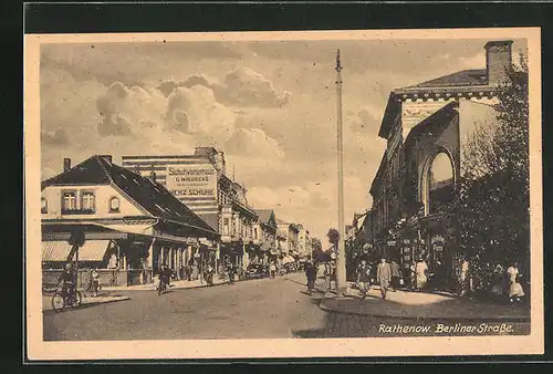 AK Rathenow, Schuhwarenhaus G. Wiedecke in der Berlinerstrasse