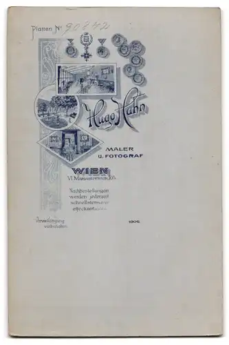 Fotografie Hugo Hahn, Wien, Mariahilferstr. 105, Ansicht Wien, Inneres des Ateliers und Orden