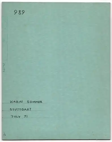 Fotografie Model Karin Sommer trägt schwarzes einteiliges Kleid, Stuttgart 1971
