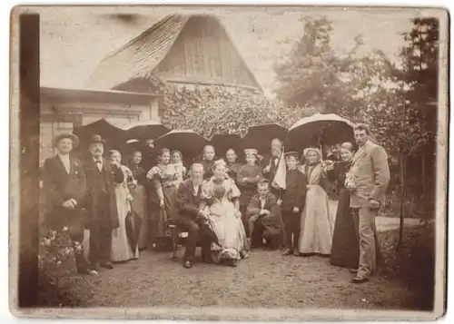 Fotografie Fotograf unbekannt, Ansicht Knauthain, Silberne Hochzeit 1897, Franz Renatus Niedner und Marie geb. Pressler