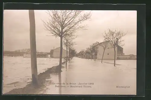 AK Nanterre, La crue de la Seine 1910, Boulevard Thiers, Hochwasser