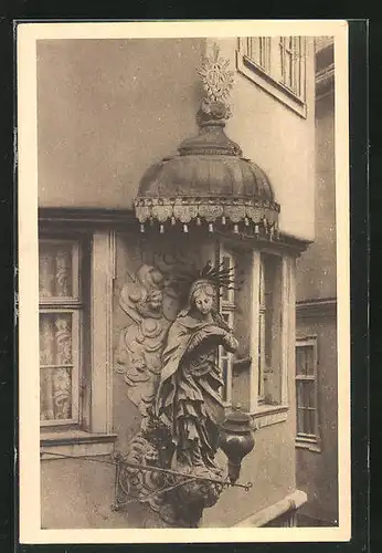 AK Würzburg, Häuserschmuck, Madonna, Strasseneck Schusterstrasse-Schmalzmarkt