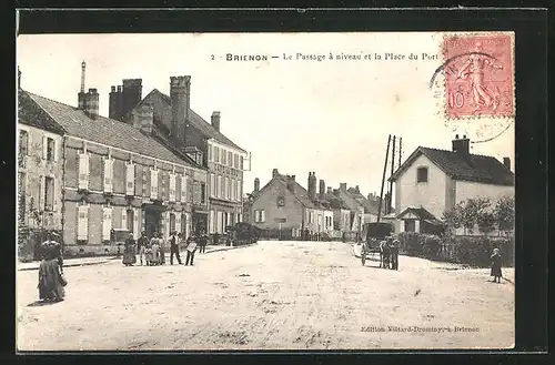 AK Brienon, Le Passage à niveau et la Place du Port