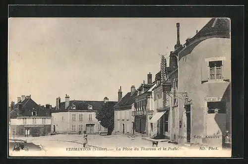 AK Vermenton, La Place du Thureau et la Poste