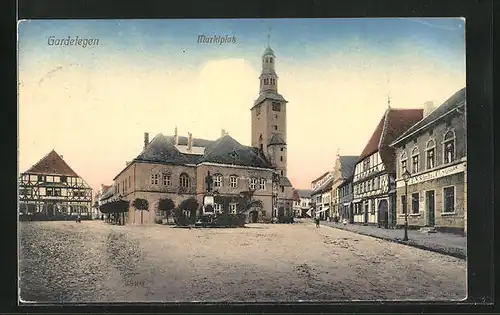 AK Gardelegen, Denkmal auf dem Markplatz