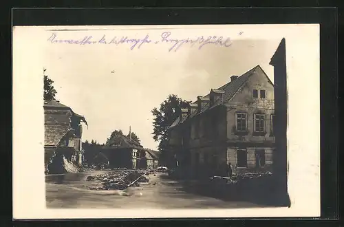 AK Berggiesshübel, Die Ortschaft bei Hochwasser