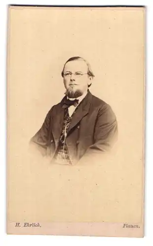 Fotografie H. Ehrlich, Plauen, Portrait Herr mit Kinnbart und Brille