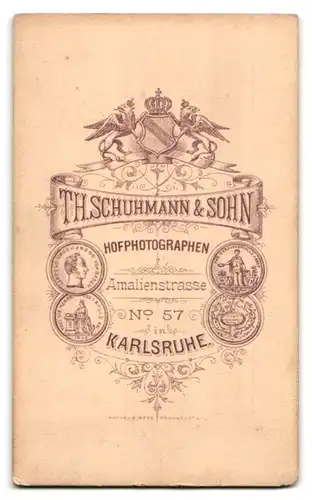 Fotografie Th. Schuhmann & Sohn, Karlsruhe, Amalienstr. 57, Portrait junge Frau in württembergischer Tracht