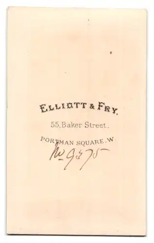 Fotografie Elliott & Fry, London, Portman Sqe, 55, Baker St., Portrait modisch gekleideter Herr am Tisch sitzend