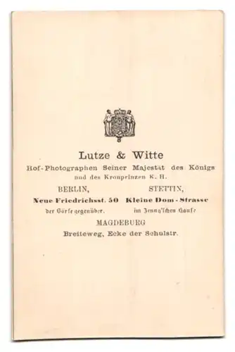 Fotografie Lutze & Witte, Berlin, Friedrischstrasse 50, Ältere Dame im Kleid