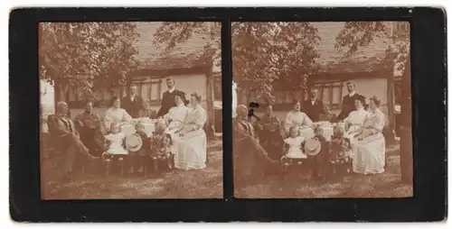 Stereo-Fotografie unbekannter Fotograf und Ort, Familiennachmittag im heimischen Garten