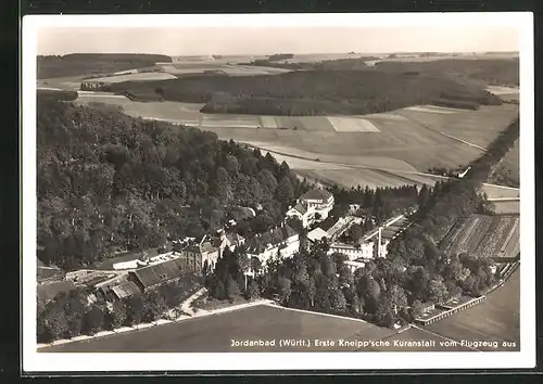 AK Jordanbad / Württ., Flugzeugaufnahme der ersten Kneipp'schen Kuranstalt