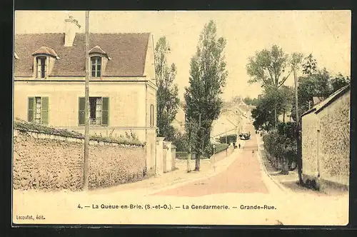 AK La Queue-en-Brie, La Gendarmerie, Grand Rue