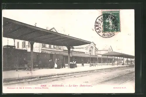 AK Soissons, la Gare, intérieur