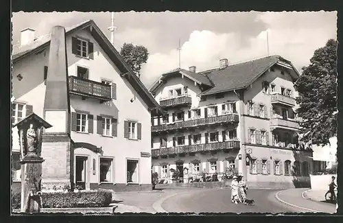 AK Bad Kohlgrub, am Ehrenmal vor dem Gasthaus zur Post