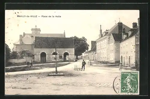 AK Mailly-la-Ville, Place de la Halle