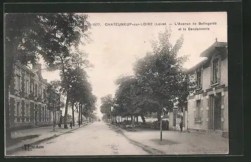 AK Chateauneuf-sur-Loire, L`Avenue de Bellegarde et la Gendarmerie