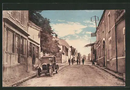 AK Autruy-sur-Juine, La Grande Rue, am Strassenrand parkendes Automobil