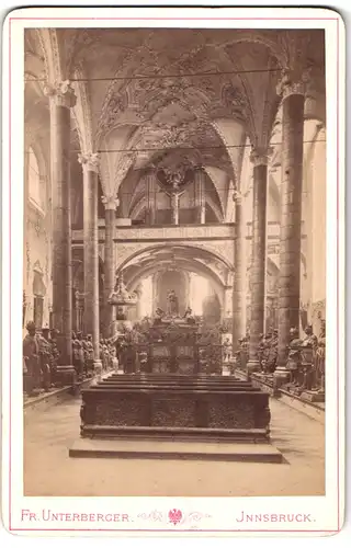 Fotografie Fr. Unterberger, Innsburck, Ansicht Innsbruck, Inneres der Hofkirche mit Orgel