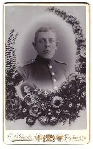 Fotografie E. Kempke, Freiburg i. B., Röderstr. 9, württembergischer Soldat in Uniform Rgt. 118, Bild Kaiser Wilhelm II