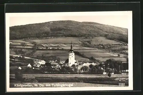 AK Königstetten, Ortsansicht mit Blick auf den Kirchturm und Tulbingerkogel