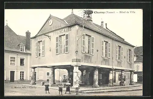 AK Charny, Hôtel de Ville