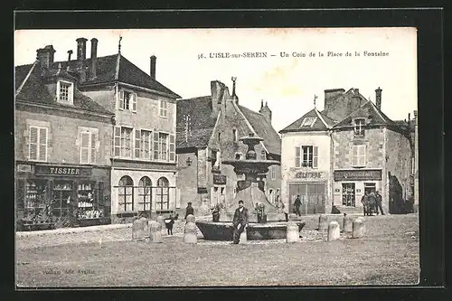 AK L`Isle-sur-Serein, Un Coin de la Place de la Fontaine