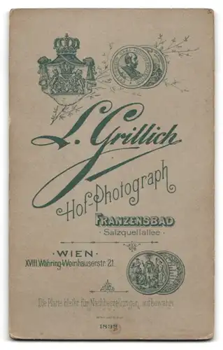 Fotografie L. Grillich, Franzensbad, Salzquellallee, Portrait niedliches Kleinkind in hübscher Kleidung