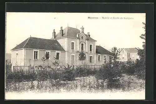 AK Mesvres, Mairie et Ecole de Garcons