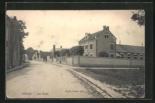 AK Senan, Les Ecoles