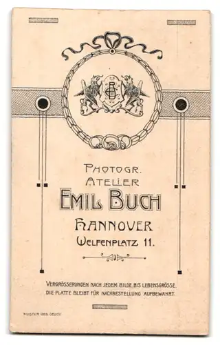 Fotografie Emil Buch, Hannover, Welfenplatz 11, Portrait Soldat in Uniform Rgt. 74 mit Bajonett und Portepee