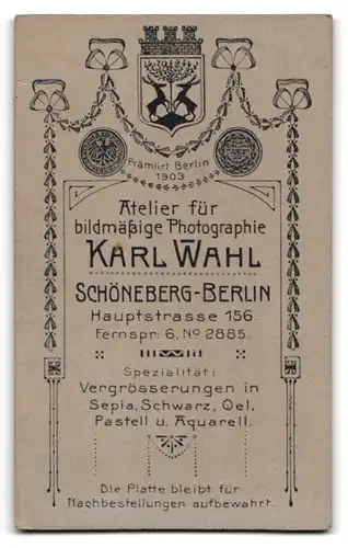 Fotografie Karl Wahl, Berlin-Schöneberg, Hauptstr. 156, preussischer Soldat in Uniform mit Bajonett und Krätzschen