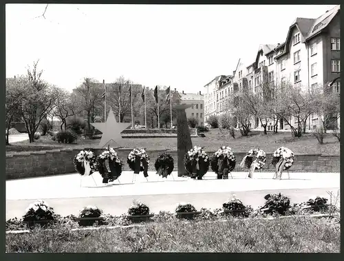 11 Fotografien Ansicht Kreis Auerbach, Herausgeber PGH Film & Bild Berlin, Foto Hoffmann, Leben im Sozialismus-DDR