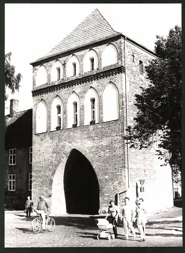 12 Fotografien Ansicht Stralsund, Herausgeber PGH Film und Bild Berlin, Foto Günter Ewald, Das Leben im Sozialismus-DDR