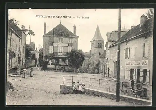 AK Dezize-les-Maranges, La Place