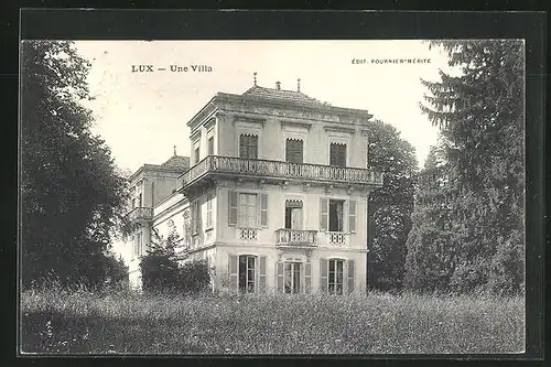 AK Lux, Une Villa