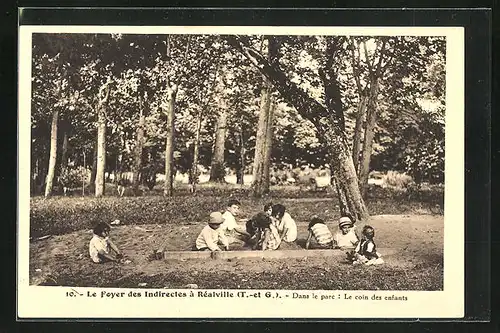 AK Réalville, Le coin des enfants