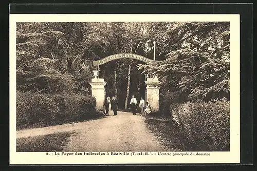 AK Réalville, L`Entrée principale du domaine