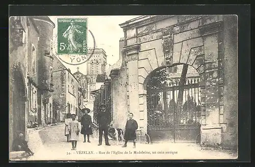 AK Vézelay, Rue de l`Eglise de la Madeleine