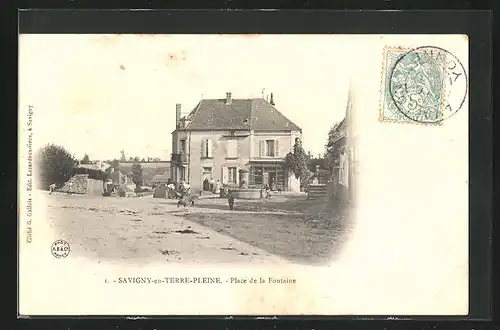 AK Savigny-en-Terre-Pleine, Place de la Fontaine