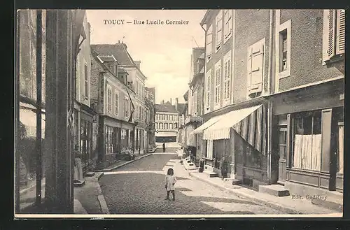 AK Toucy, Rue Lucile Cormier, Strassenpartie