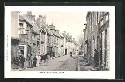 AK Toucy, Rue Arrault, Strassenpartie