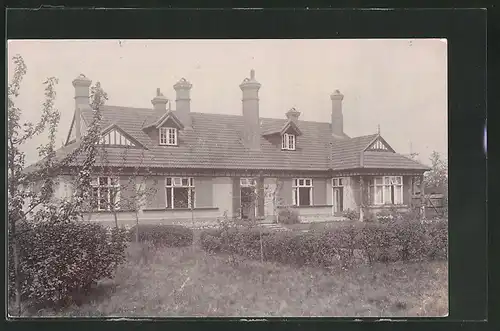 Foto-AK Bowenhurst, Schönes Landhaus im Sonnenschein
