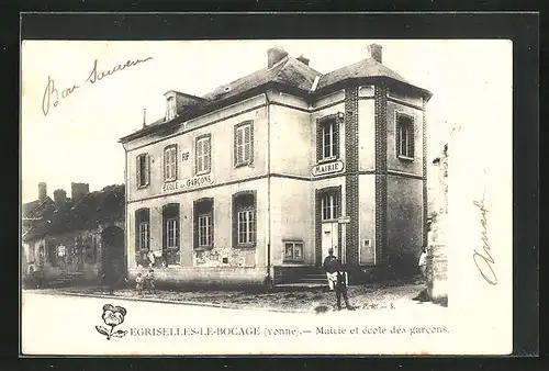 AK Egriselles-le-Bocage, Mairie et école des garcons