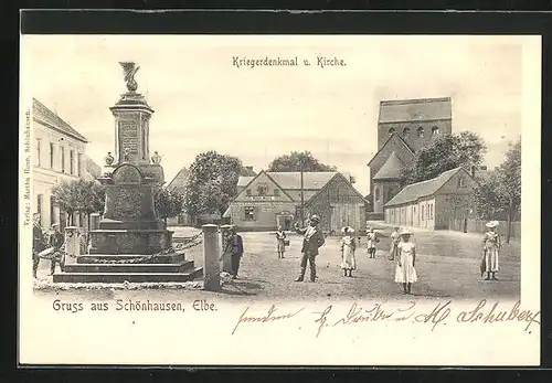 AK Schönhausen / Elbe, Kriegerdenkmal und Kirche, Passanten