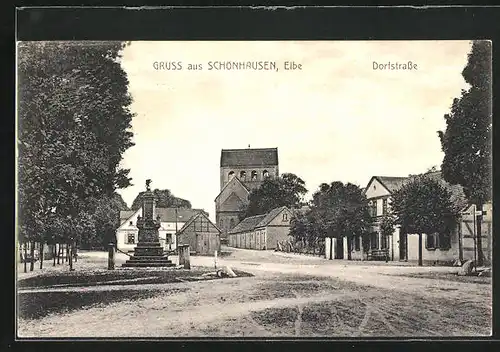 AK Schönhausen / Elbe, Dorfstrasse mit Kirche und Kriegerdenkmal